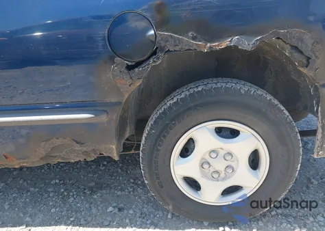 2000 Dodge Caravan from USA, damaged, VIN 2B4FP25B5YR610888